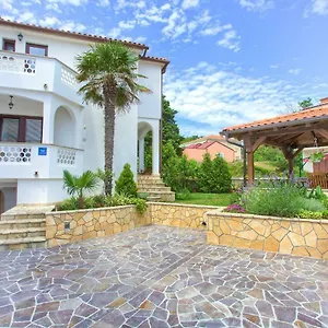 apartments-stolfa.primorje-gorskikotar.com/